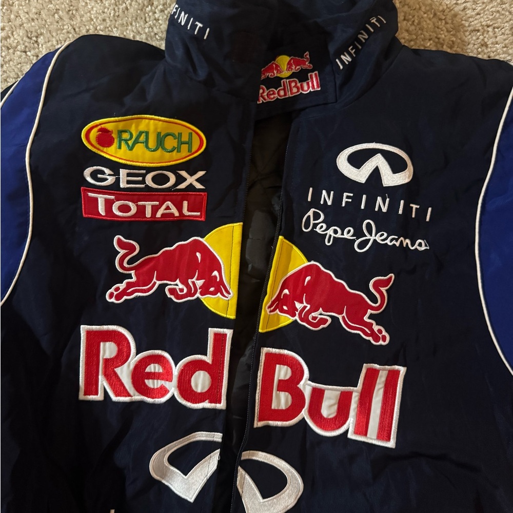 Red Bull Racing Jacket - Picture 3 of 6